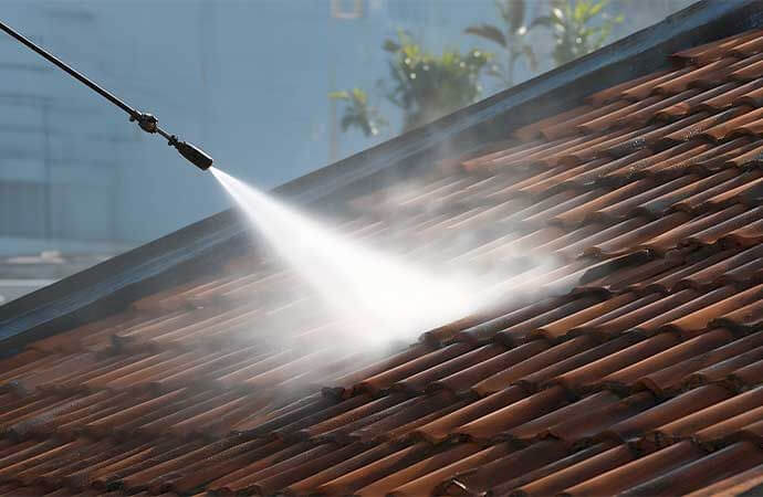 Prix du nettoyage de toiture au Luxembourg selon le type de couverture