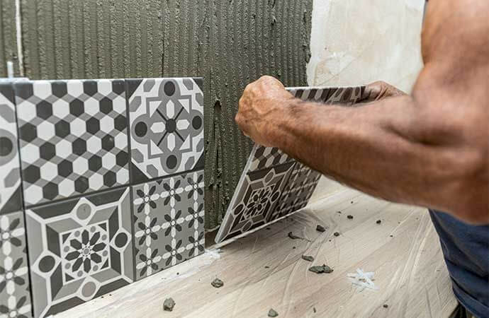 Les paramètres qui font évoluer le prix de pose d’une faïence