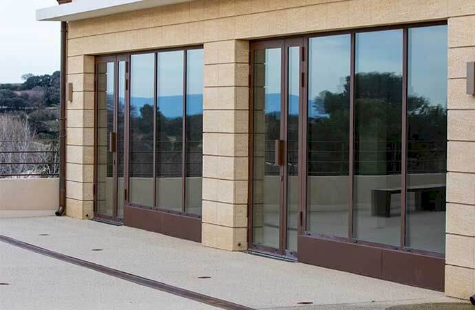 Étapes d’un projet de pose de menuiserie extérieure en aluminium au Luxembourg