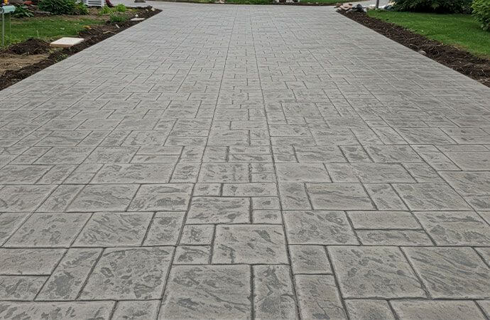 Étapes de réalisation d’un sol en béton imprimé au Luxembourg