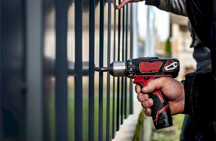 Étapes d’une installation de clôture avec Avenir Rénovations Luxembourg