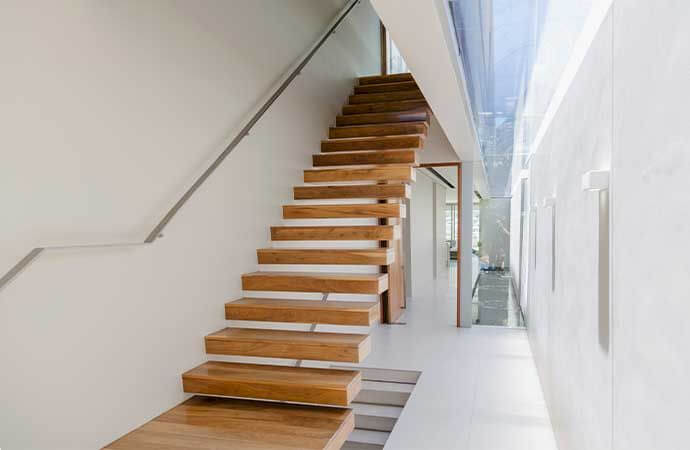 Étapes d’un projet d’installation d’escalier en bois au Luxembourg