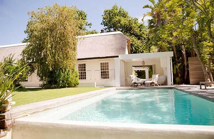 Étapes de construction d’une piscine maçonnée au Luxembourg