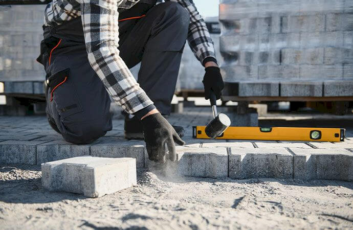 Étapes de pose des pavés au Luxembourg