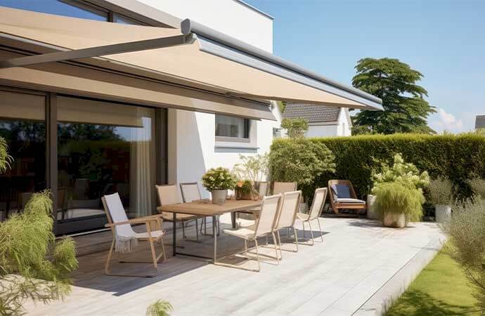 Étapes d’installation d’un store banne semi-coffre au Luxembourg